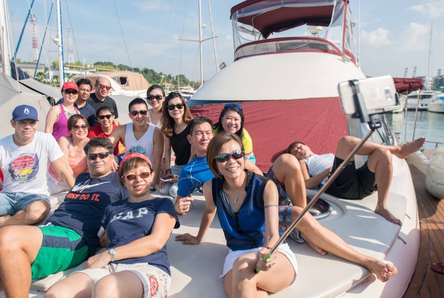 yacht rental singapore for team building